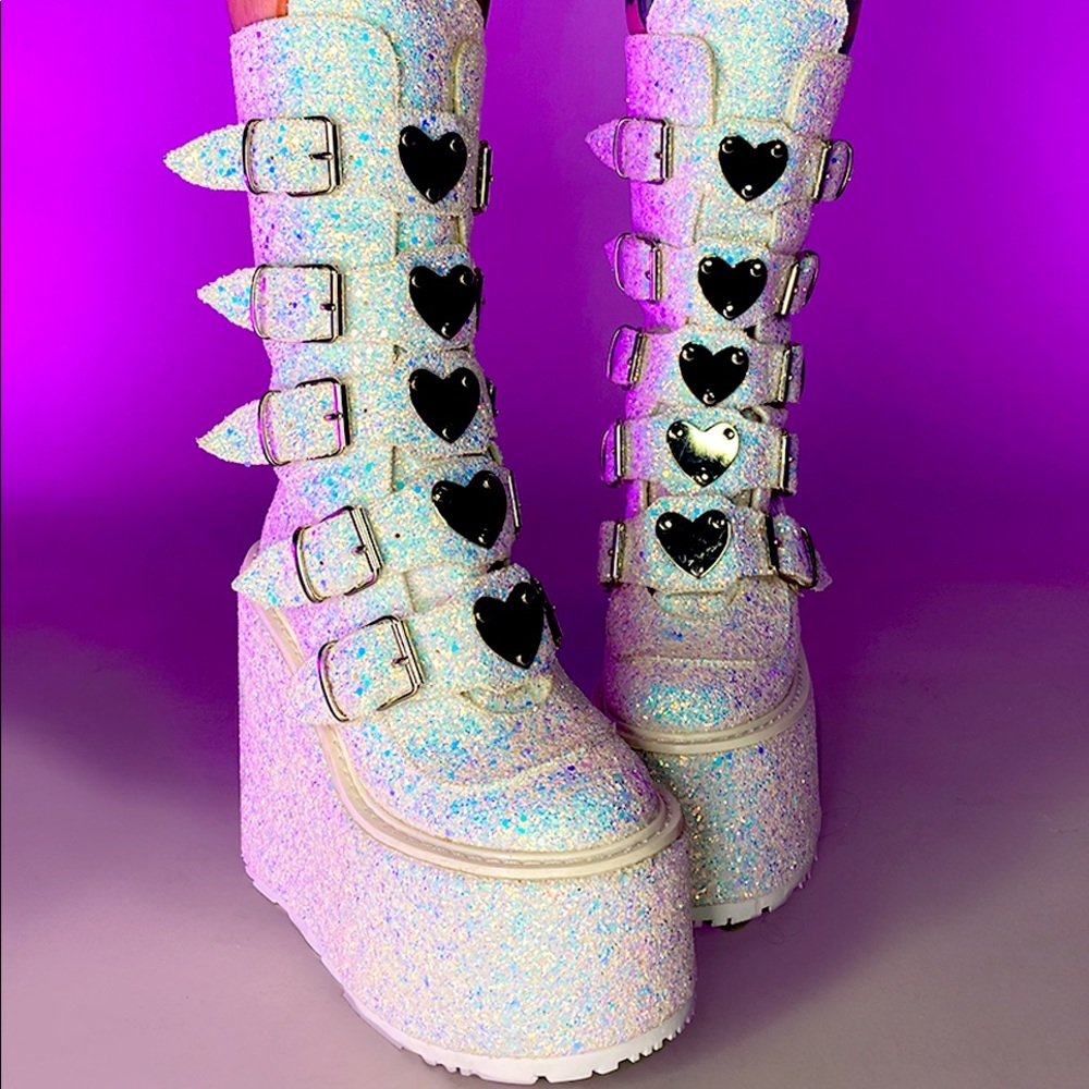 Demonia Swing -230 white sparkle uv glitter